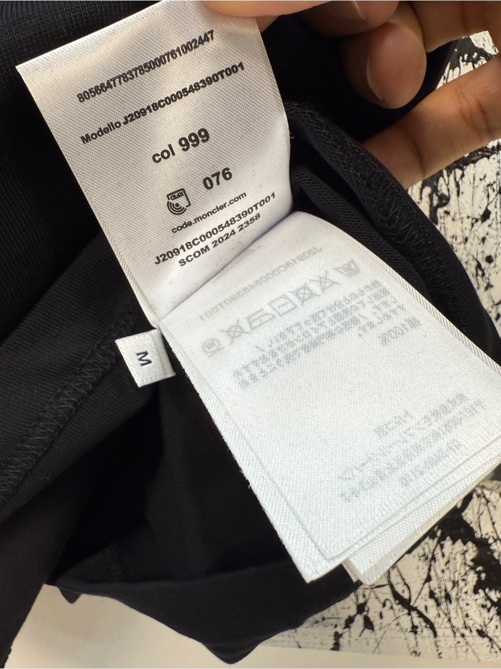 Moncler mens Black Short-Sleeve Logo Crewneck Tee w tags - Picture 9 of 12